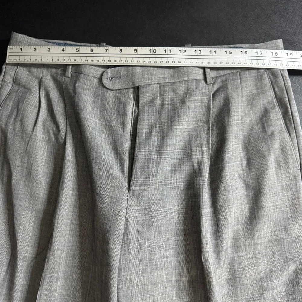 Botany 500 Super 110s Wool Plaid Two-Piece Suit 43R 36W Grey Made‎ in Italy
